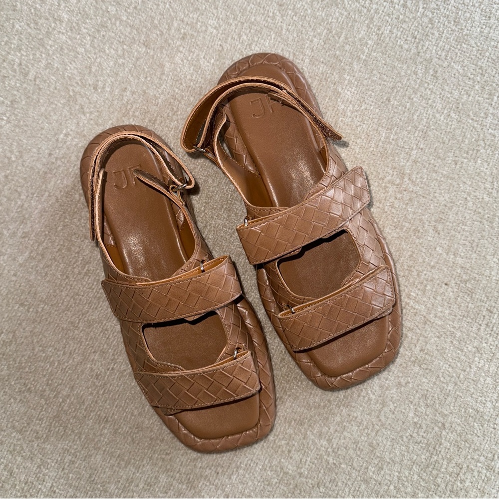 Flat Sandals - Picture 6 of 6